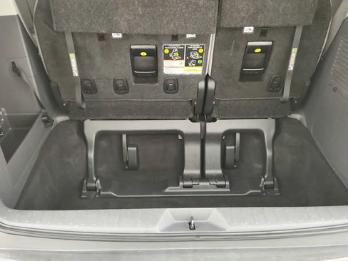 Used 2024 Toyota Sienna XLE image 19