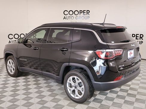 Used 2025 Jeep Compass Latitude image 22