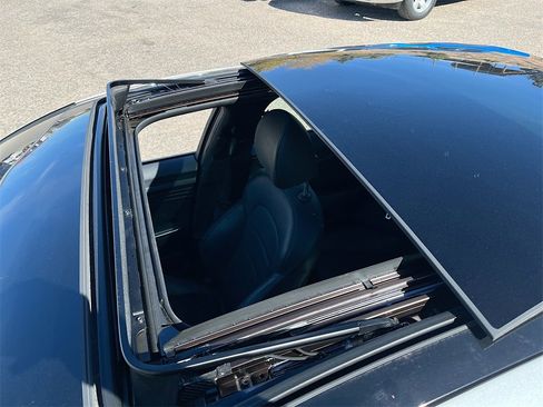 Used 2023 Kia Stinger GT2 image 23