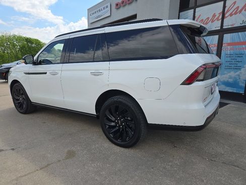 Used 2025 Lincoln Navigator Reserve w/ Jet Appearance Package AWD/4WD image 8