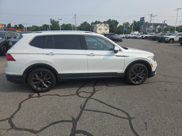 Used 2023 Volkswagen Tiguan SE w/ Panoramic Sunroof Package AWD/4WD image 6
