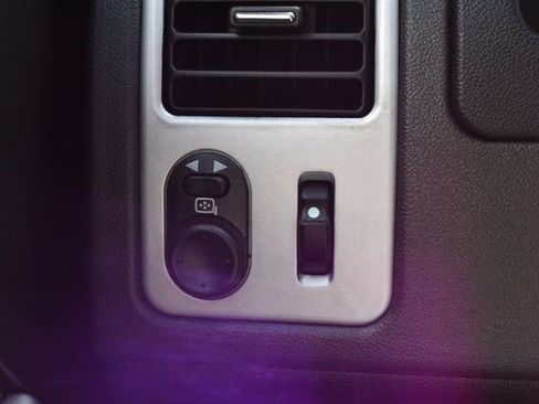 Used 2007 Pontiac Torrent 2WD image 17