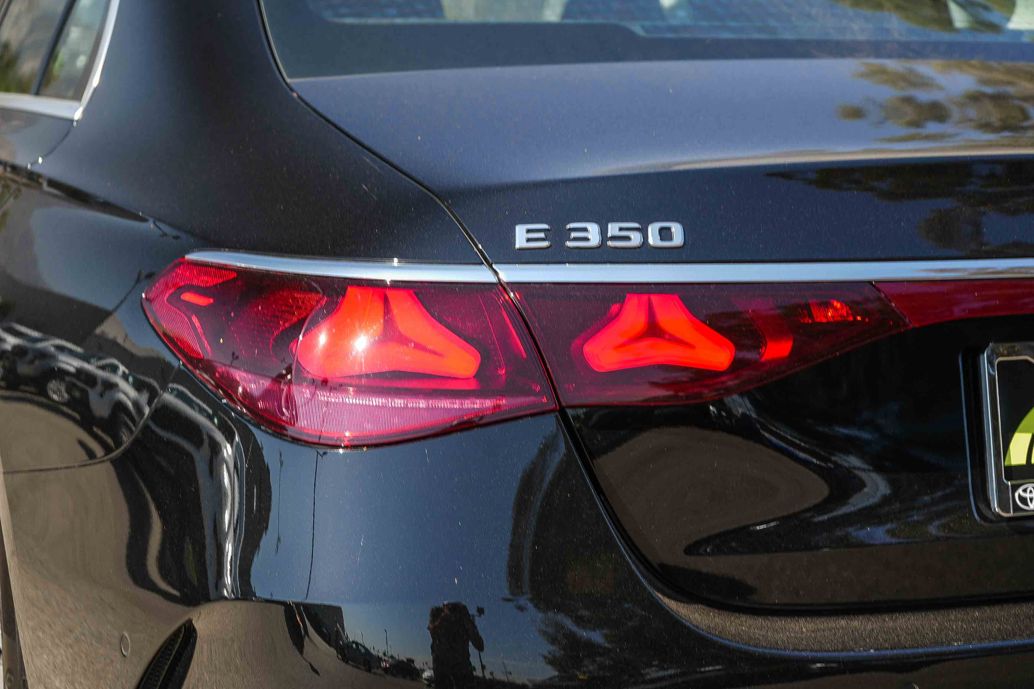 Used 2025 Mercedes-Benz E 350 Sedan w/ Winter Package image 9
