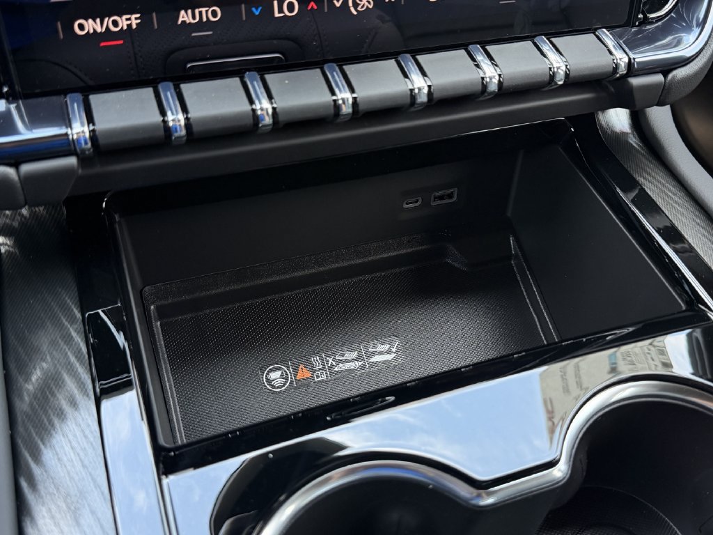 New 2027 GMC Yukon AT4 w/ AT4 Premium Package AWD/4WD image 18