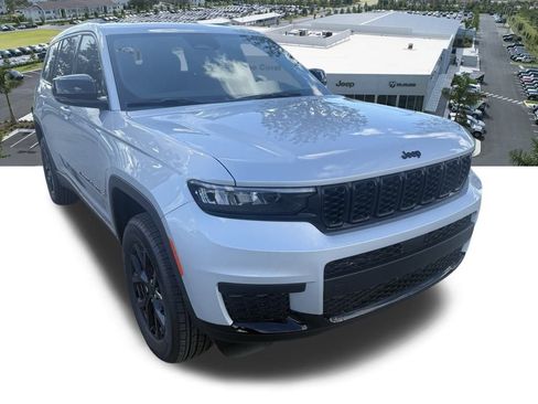 New 2025 Jeep Grand Cherokee L Altitude image 2