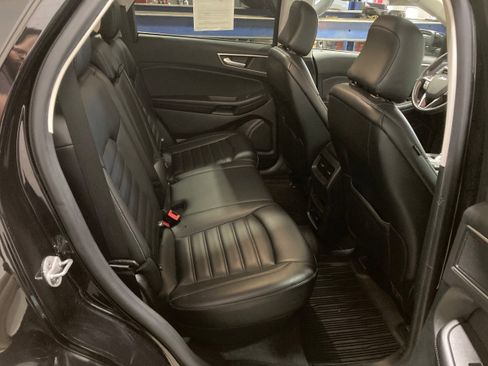 Used 2022 Ford Edge SEL w/ Convenience Package image 8