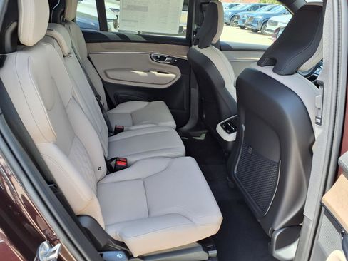 New 2026 Volvo XC90 B5 Core w/ Protection Package Premier image 10
