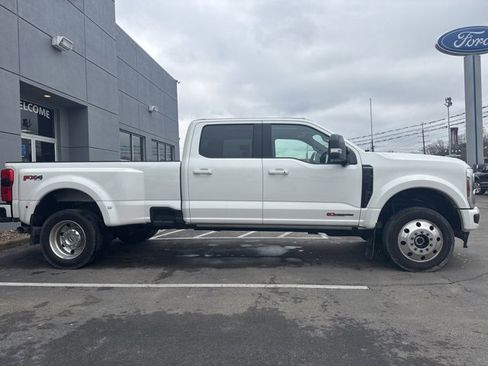 Used 2025 Ford F450 Platinum w/ FX4 Off-Road Package image 6