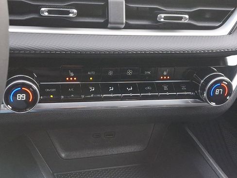 New 2026 Chevrolet Equinox LT w/ Convenience Package II image 14