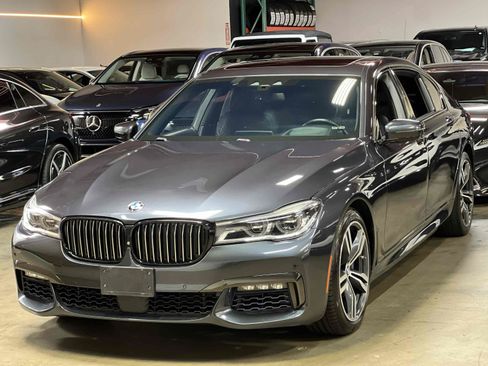 Used 2018 BMW 750i RWD image 28