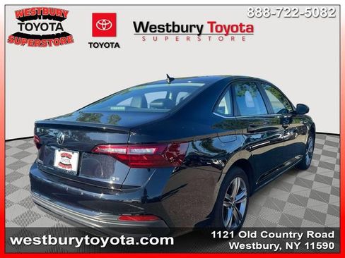 Used 2022 Volkswagen Jetta SE FWD image 7
