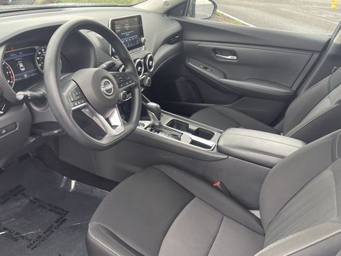 Used 2025 Nissan Sentra SV FWD image 10