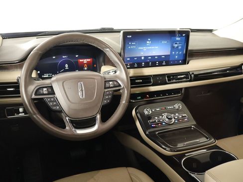 Used 2022 Lincoln Nautilus Reserve image 2