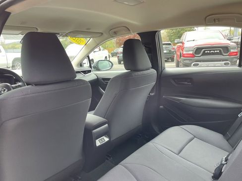 Used 2025 Toyota Corolla LE image 41