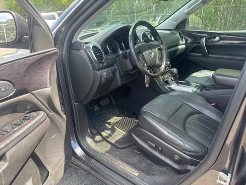 Used 2015 Buick Enclave Leather image 9