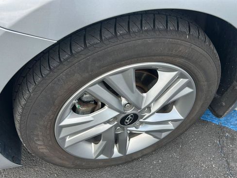 Used 2020 Hyundai Elantra SEL w/ Cargo Package (C1) FWD image 3