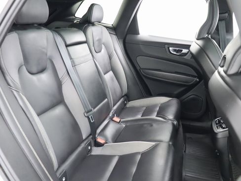 Used 2020 Volvo XC60 T5 R-Design w/ Protection Package image 29