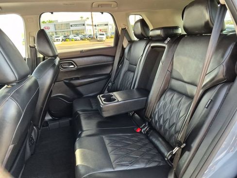 Used 2021 Nissan Rogue Platinum FWD image 15