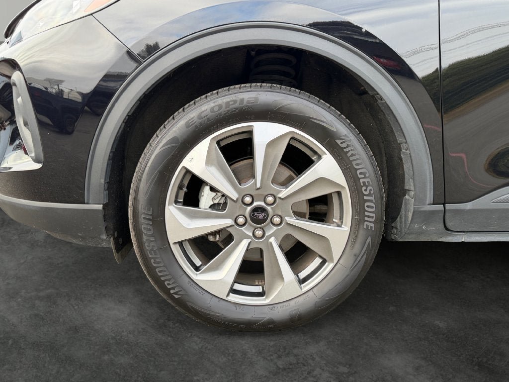Used 2025 Ford Escape Platinum AWD/4WD image 4