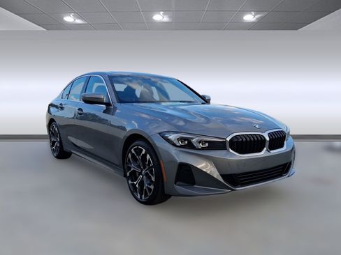 Used 2026 BMW 330i xDrive Sedan w/ Premium Package AWD/4WD image 5
