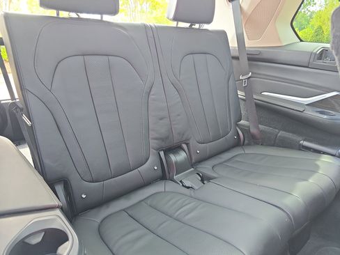 Used 2020 BMW X7 xDrive40i w/ Premium Package AWD/4WD image 12