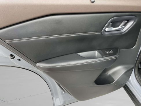 Used 2023 Nissan Rogue SL w/ SL Premium Package FWD image 13
