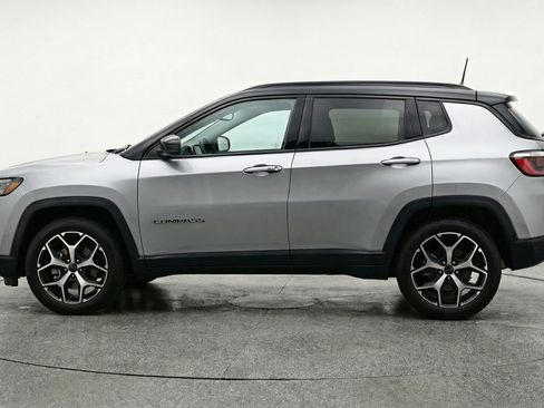 Used 2025 Jeep Compass Limited image 5