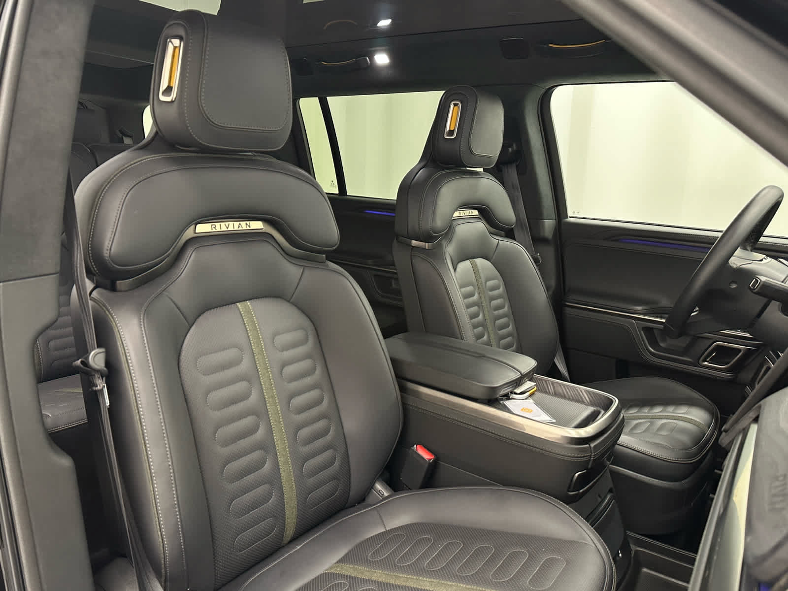 Used 2023 Rivian R1S Adventure Quad AWD/4WD image 20