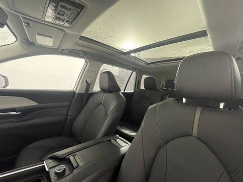 New 2026 Toyota Grand Highlander AWD image 10