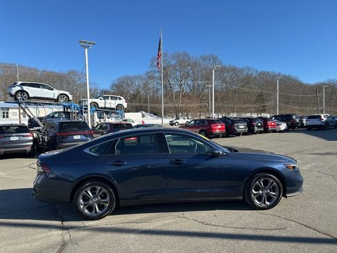 Used 2023 Honda Accord EX image 4