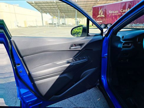 Used 2019 Toyota C-HR LE image 10