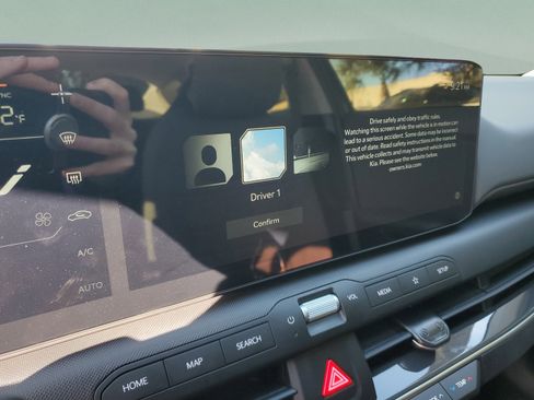 New 2025 Kia K4 EX FWD image 17