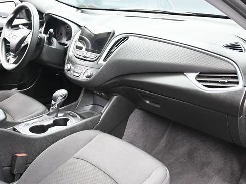 Used 2023 Chevrolet Malibu LS image 30