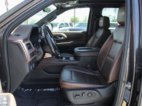 Used 2021 Chevrolet Suburban High Country w/ Premium Package image 21