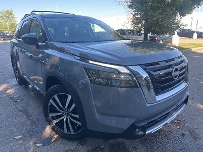 New 2025 Nissan Pathfinder Platinum w/ Lighting Package (N92)