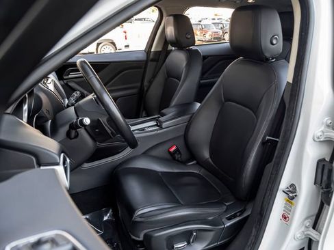 Used 2019 Jaguar F-PACE Premium AWD/4WD image 13