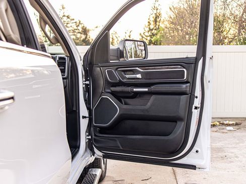 Used 2019 RAM 1500 Laramie image 40