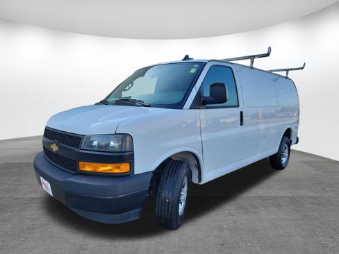 Used 2021 Chevrolet Express 2500 Work Van w/ Driver Convenience Package image 3