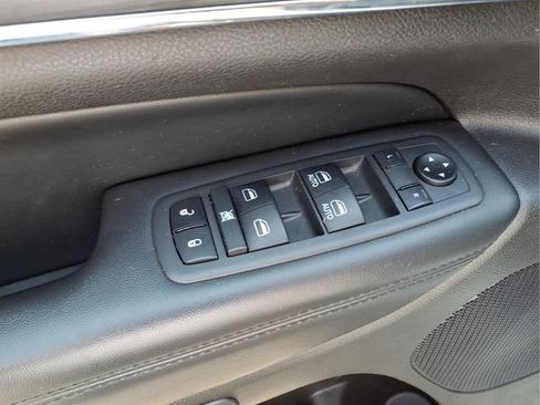 Used 2019 Jeep Grand Cherokee Limited AWD/4WD image 14