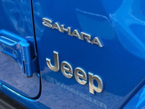 Certified 2023 Jeep Wrangler Unlimited Sahara w/ Cold Weather Group AWD/4WD image 15