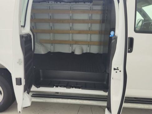 Used 2025 Chevrolet Express 2500 w/ Driver Convenience Package RWD image 23