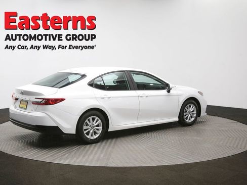 Used 2025 Toyota Camry LE image 41