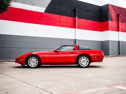 Used 1994 Chevrolet Corvette Coupe RWD image 45