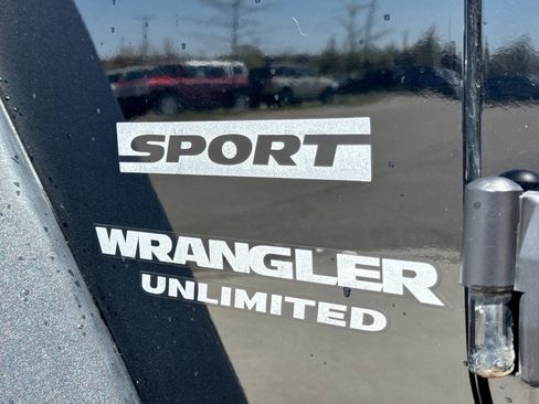 Used 2016 Jeep Wrangler Unlimited Sport AWD/4WD image 13