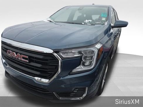 Used 2024 GMC Terrain SLE image 5