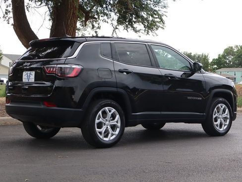 Used 2024 Jeep Compass Sport AWD/4WD image 5