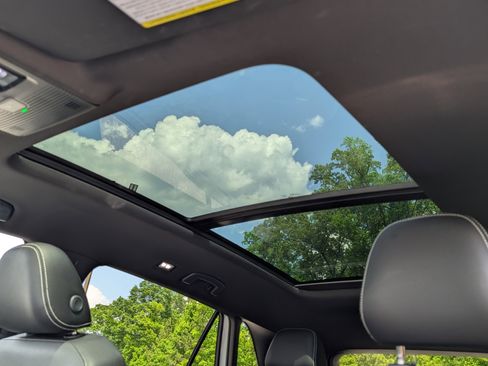 Used 2025 Volkswagen Atlas Cross Sport SE w/ Panoramic Sunroof Package FWD image 15