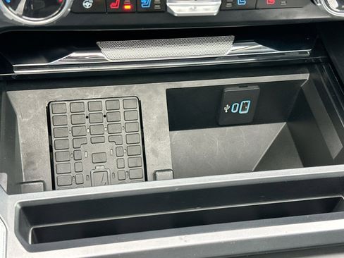 Used 2023 Ford F250 Lariat w/ Lariat Ultimate Package image 26