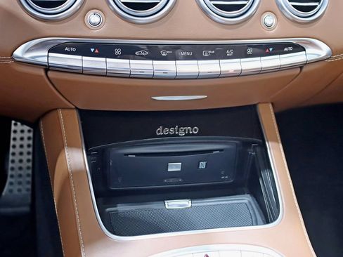 Used 2017 Mercedes-Benz S 550 Cabriolet image 32