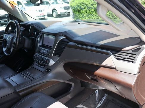 Used 2018 GMC Yukon Denali w/ Denali Ultimate Package AWD/4WD image 47